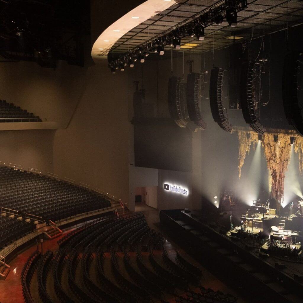 LISA Hyperreal Soundは、ロサンゼルスのBon Iverショーで大きな話題を呼ぶ ベステックオーディオ株式会社